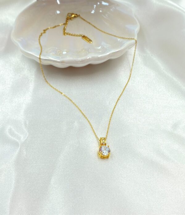 Manifique Necklace Gold - Image 4