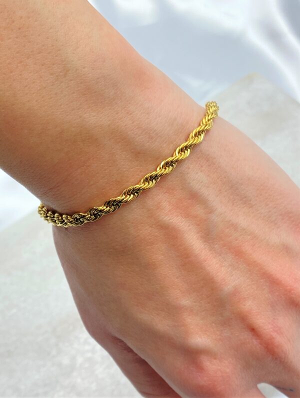 Twisted Chain Bracelet 4mm - Image 4