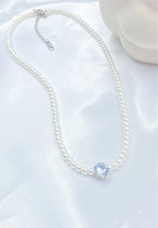 Sparkly Pearl Necklace - Image 2