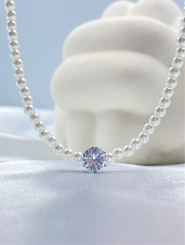 Sparkly Pearl Necklace - Image 3